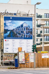 Baustellen-Infotafel in der Europacity